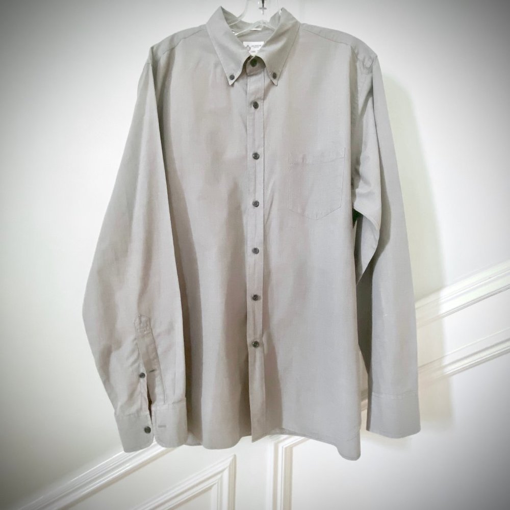 J. Crew Men's Long Sleeved Button Down Shirt - 16-16.5 neck